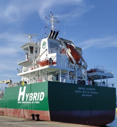 Cepsa suministrará combustible con una gabarra híbrida
