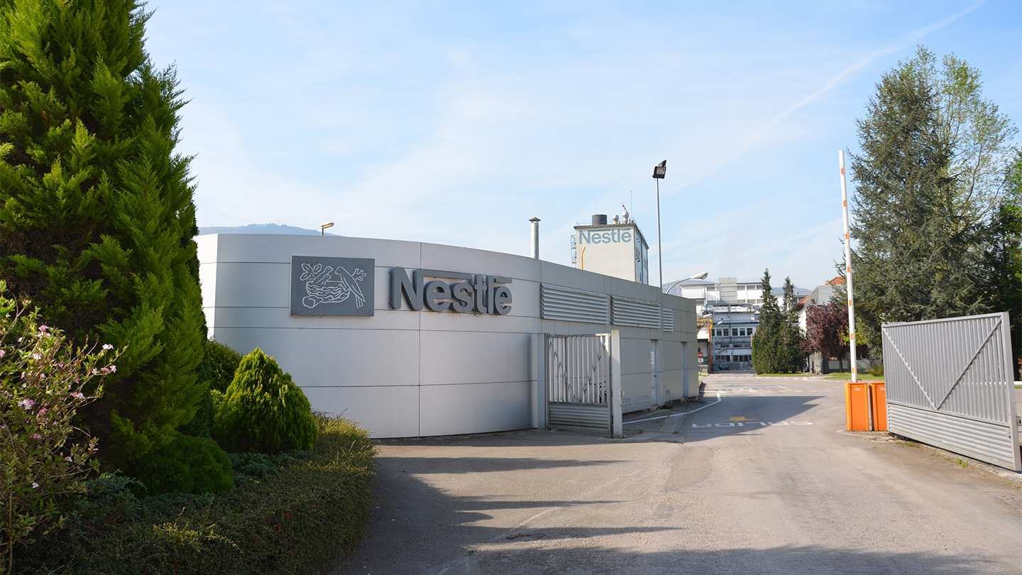 Nestlé reduce 30% el consumo de agua en su fábrica de Cantabria