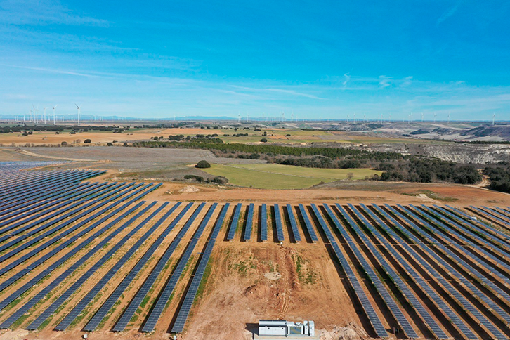 Planta híbrida eólica y solar de Iberdrola en Burgos